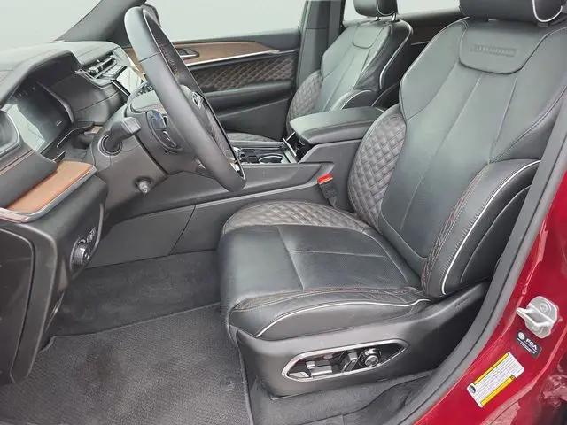 2025 Jeep Grand Cherokee L Summit 4x4
