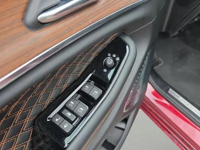 2025 Jeep Grand Cherokee L Summit 4x4