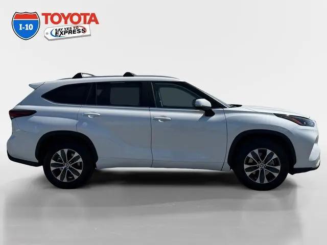 2025 Toyota Highlander XLE