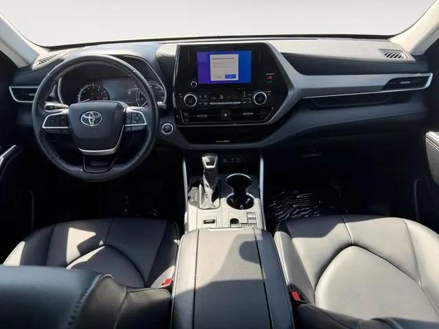 2025 Toyota Highlander XLE