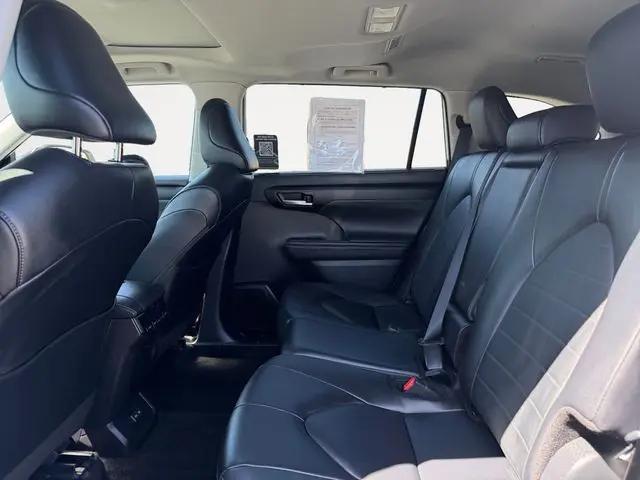 2025 Toyota Highlander XLE