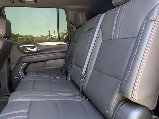 2024 Chevrolet Suburban 2WD RST