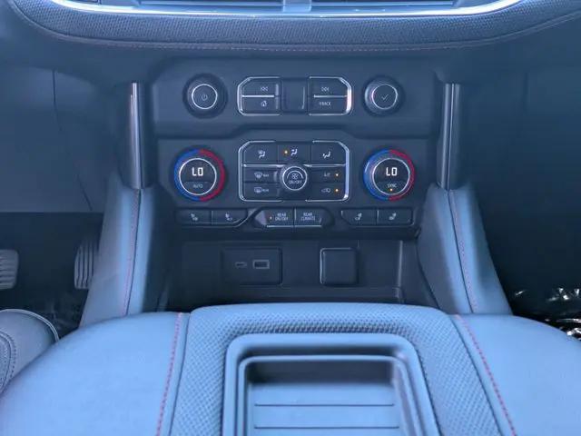 2024 Chevrolet Suburban 2WD RST