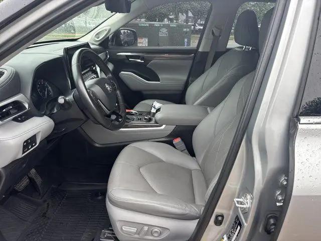 2020 Toyota Highlander Platinum