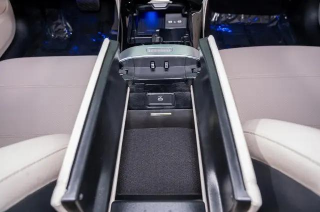 2026 Mercedes-Benz C-CLASS C 300 C 300