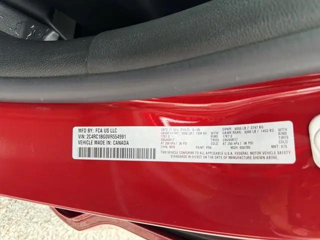 2027 Chrysler Pacifica Select
