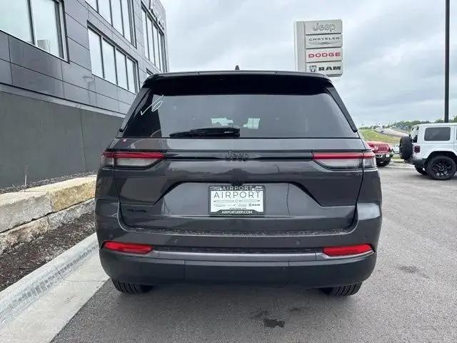 2026 Jeep Grand Cherokee Altitude 4x4