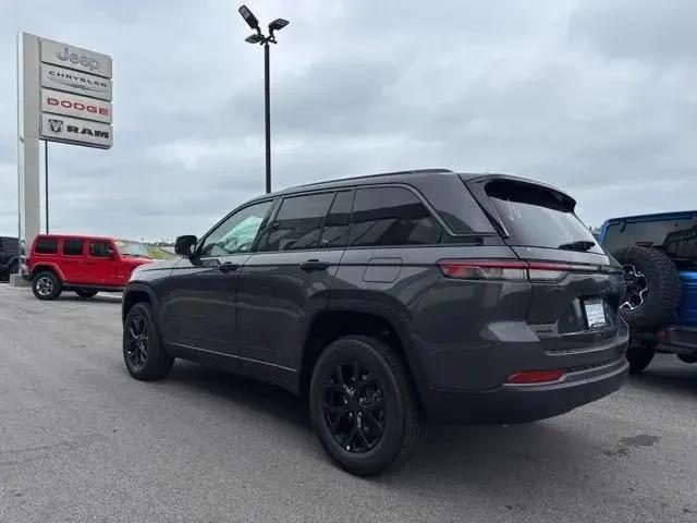 2026 Jeep Grand Cherokee Altitude 4x4