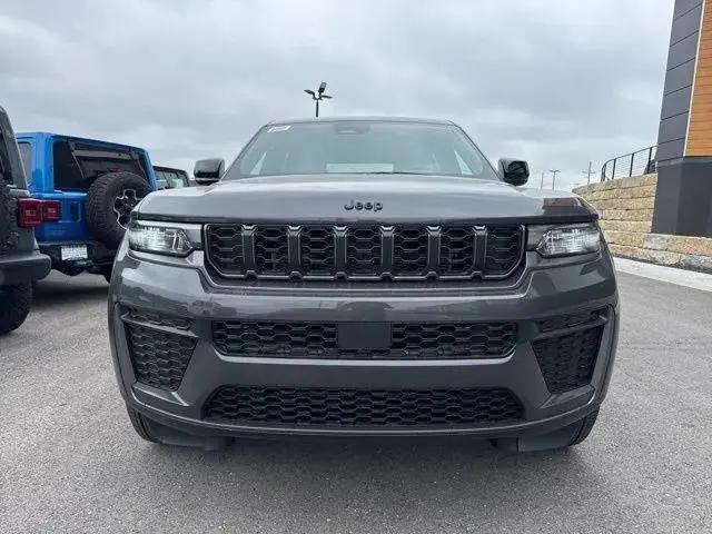 2026 Jeep Grand Cherokee Altitude 4x4