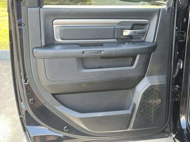 2024 Ram 1500 Classic Warlock Crew Cab 4x4 5'7" Box