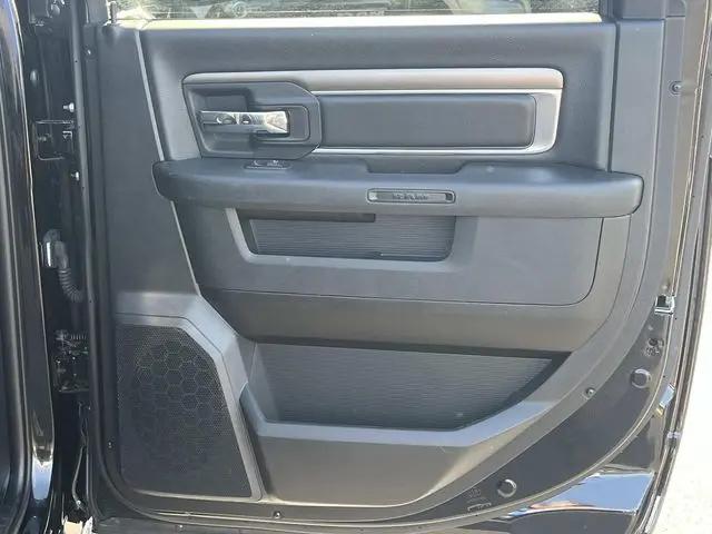 2024 Ram 1500 Classic Warlock Crew Cab 4x4 5'7" Box