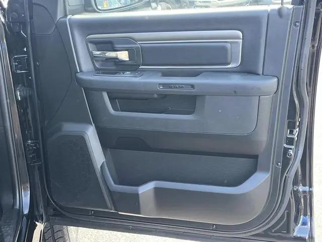 2024 Ram 1500 Classic Warlock Crew Cab 4x4 5'7" Box