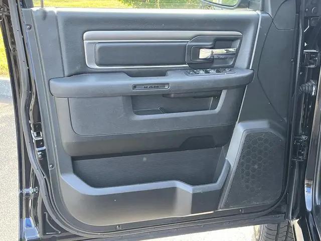 2024 Ram 1500 Classic Warlock Crew Cab 4x4 5'7" Box