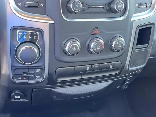 2024 Ram 1500 Classic Warlock Crew Cab 4x4 5'7" Box