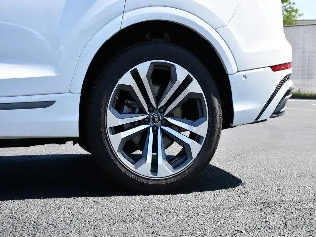 2022 Audi Q8 Premium Plus 55 TFSI quattro Tiptronic