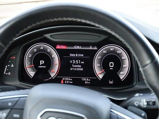 2022 Audi Q8 Premium Plus 55 TFSI quattro Tiptronic