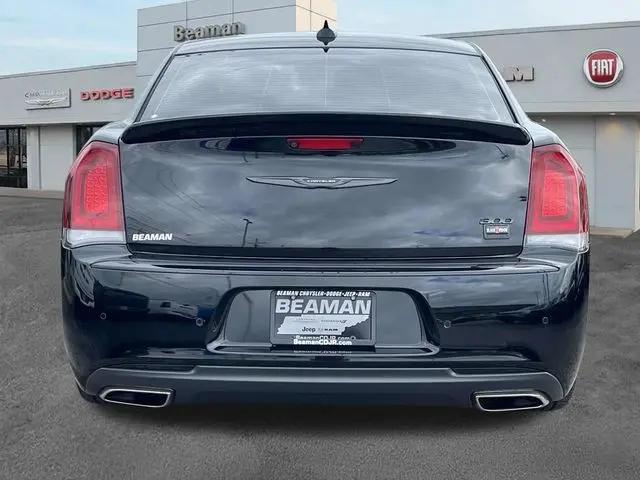 2023 Chrysler 300 Touring L