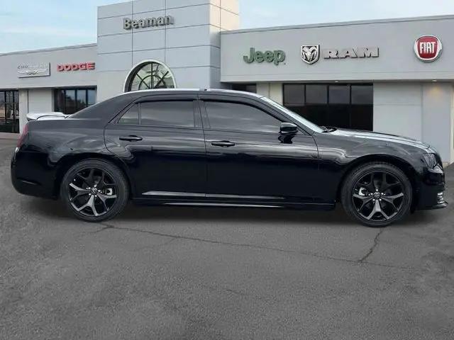 2023 Chrysler 300 Touring L