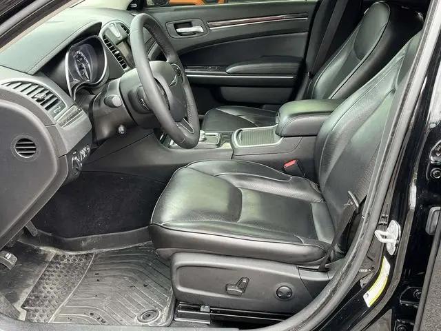 2023 Chrysler 300 Touring L