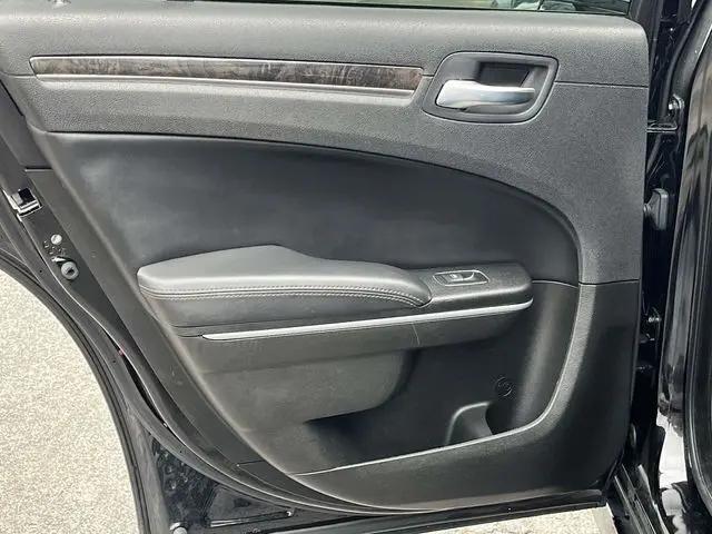 2023 Chrysler 300 Touring L