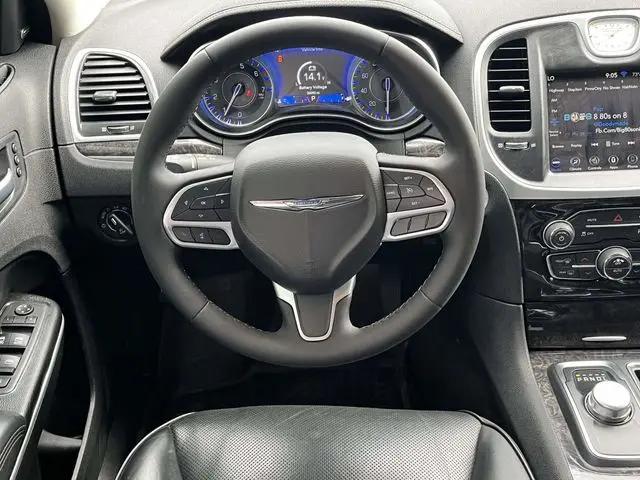 2023 Chrysler 300 Touring L