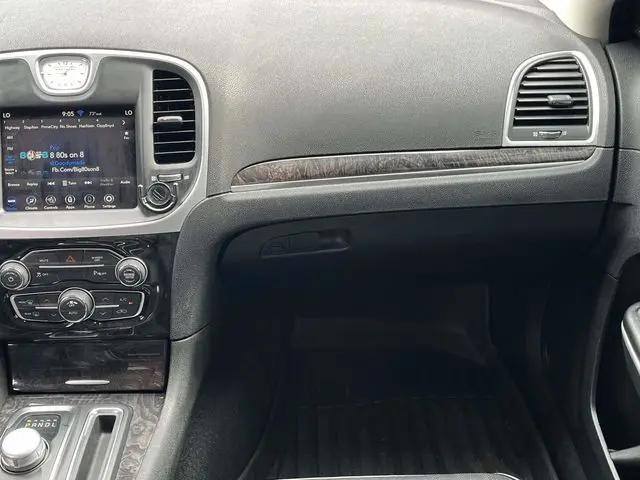 2023 Chrysler 300 Touring L