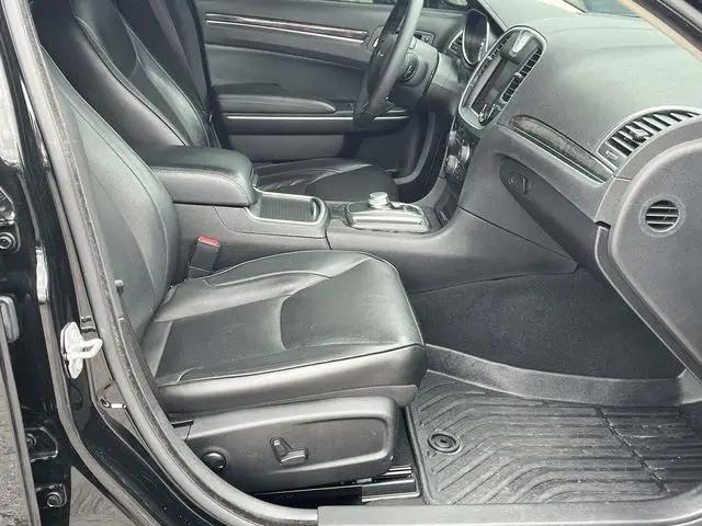 2023 Chrysler 300 Touring L