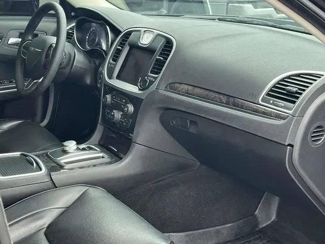 2023 Chrysler 300 Touring L