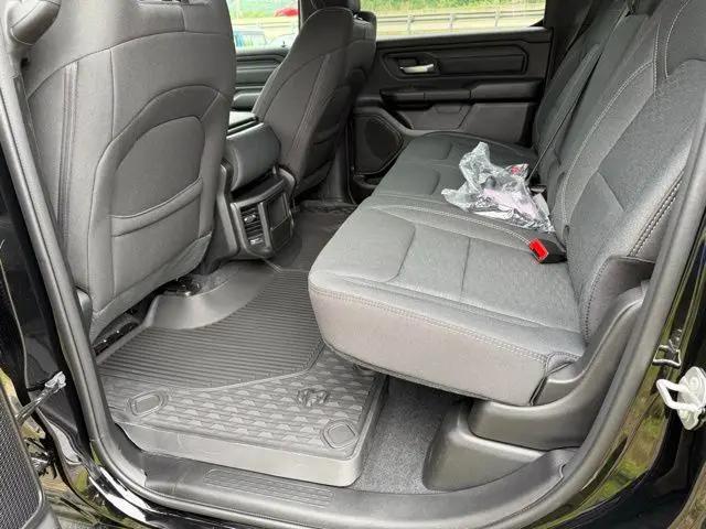 2026 Ram 1500 Warlock Crew Cab 4x4 5'7" Box