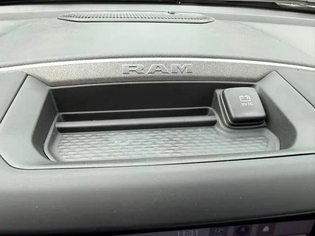 2026 Ram 1500 Warlock Crew Cab 4x4 5'7" Box