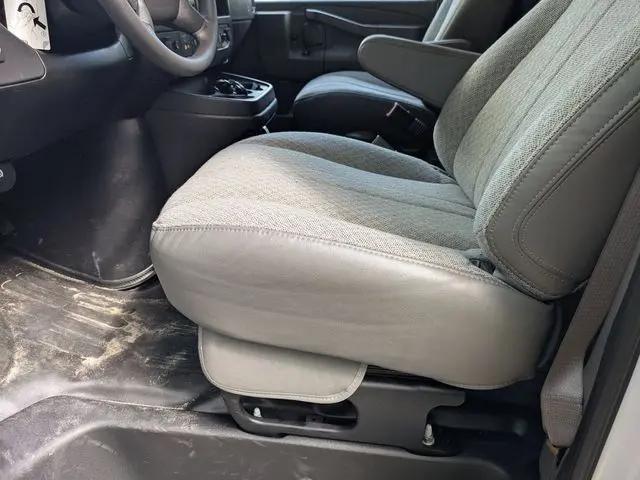 2026 Chevrolet Express Cargo Van 2500 Regular Wheelbase, WT, RWD