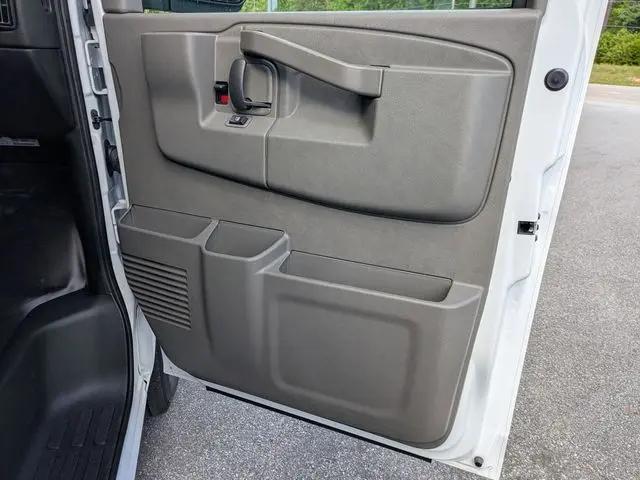 2026 Chevrolet Express Cargo Van 2500 Regular Wheelbase, WT, RWD