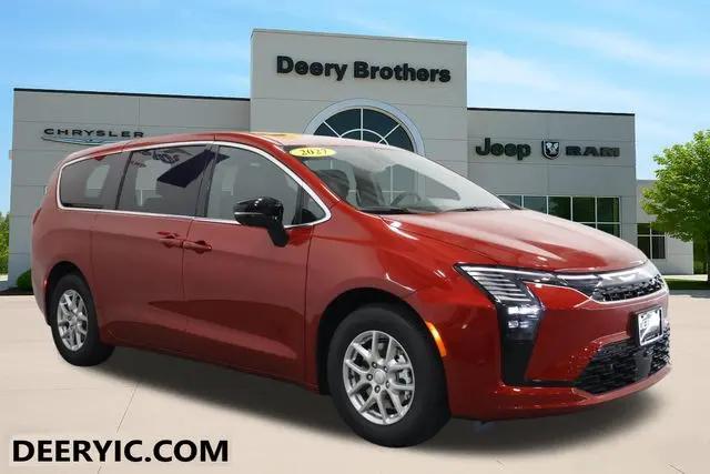 2027 Chrysler Pacifica Select