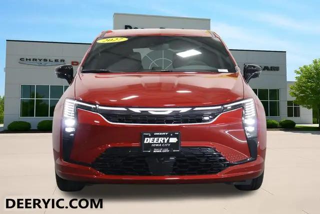 2027 Chrysler Pacifica Select