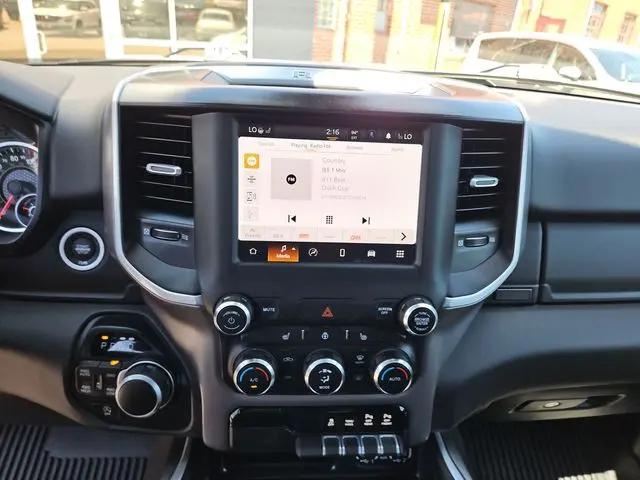 2022 Ram 1500 Big Horn Crew Cab 4x4 5'7" Box