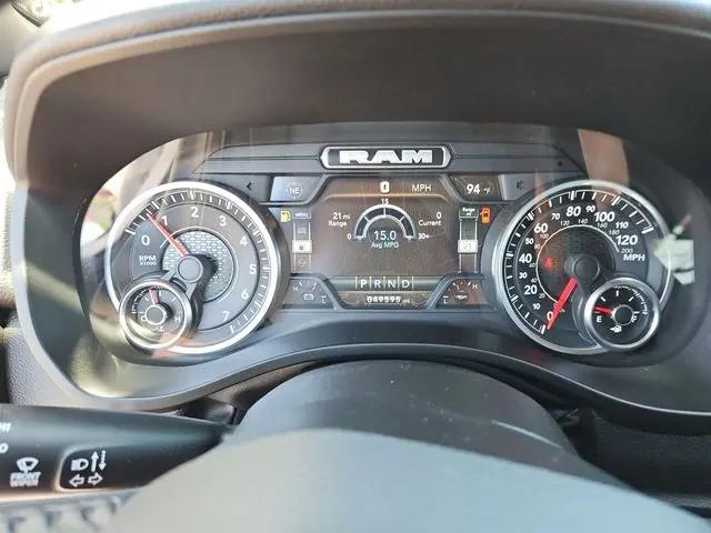 2022 Ram 1500 Big Horn Crew Cab 4x4 5'7" Box