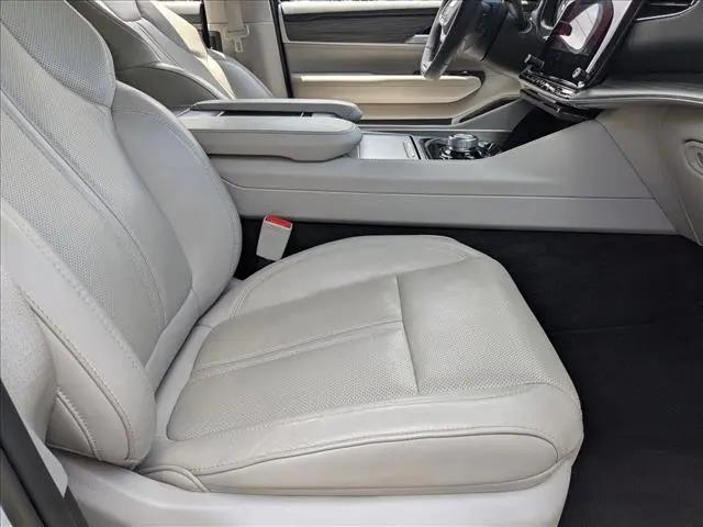 2024 Jeep Wagoneer Series II 4x2