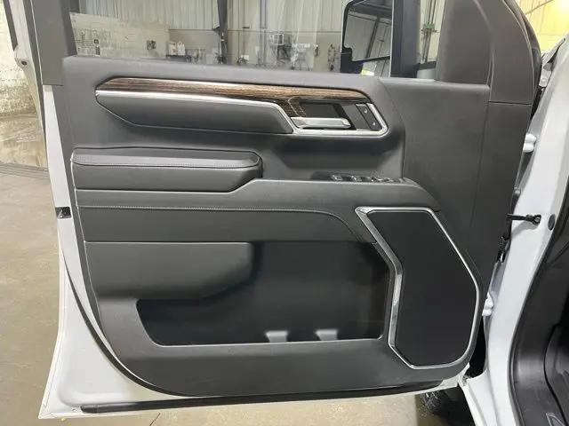 2024 GMC Sierra 3500HD 4WD Crew Cab Long Bed SLE