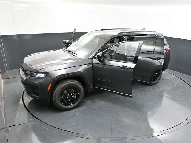 2026 Jeep Grand Cherokee Altitude 4x4