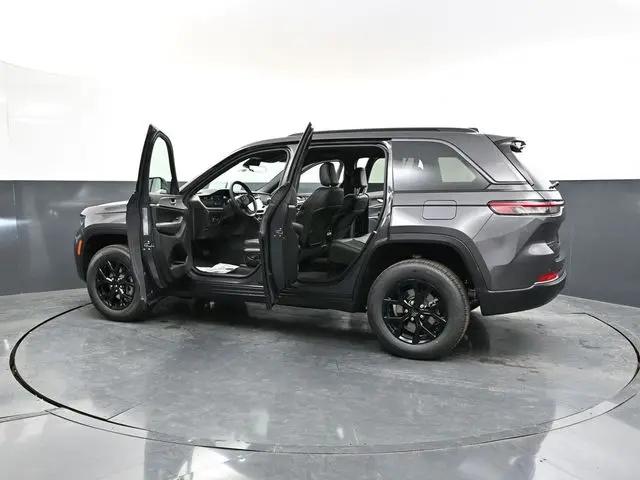 2026 Jeep Grand Cherokee Altitude 4x4