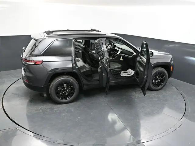 2026 Jeep Grand Cherokee Altitude 4x4