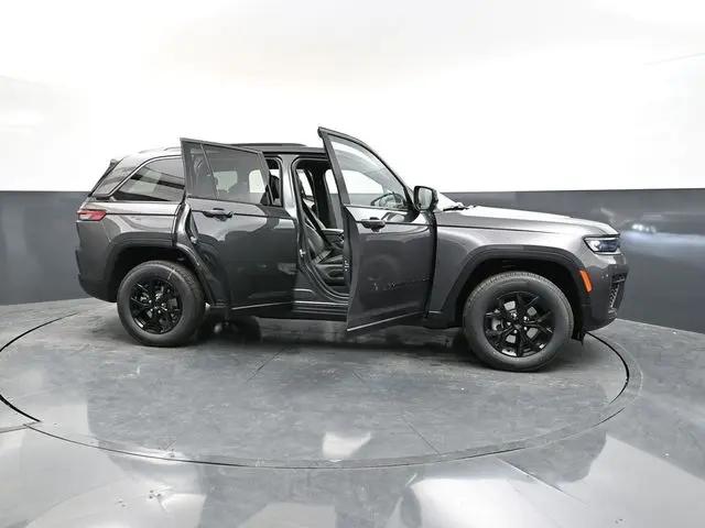 2026 Jeep Grand Cherokee Altitude 4x4