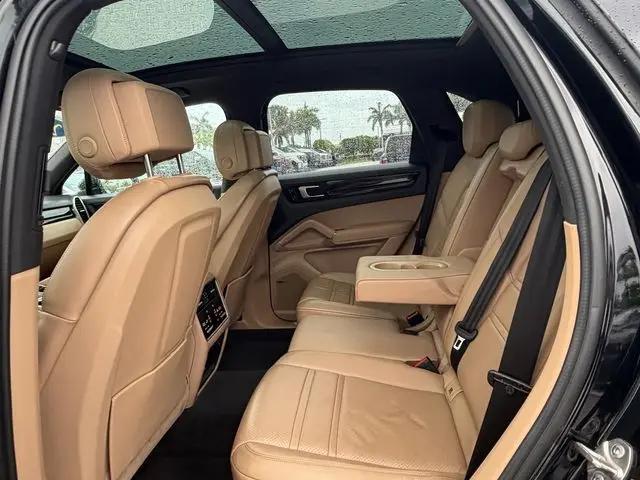 2019 Porsche Cayenne Cayenne