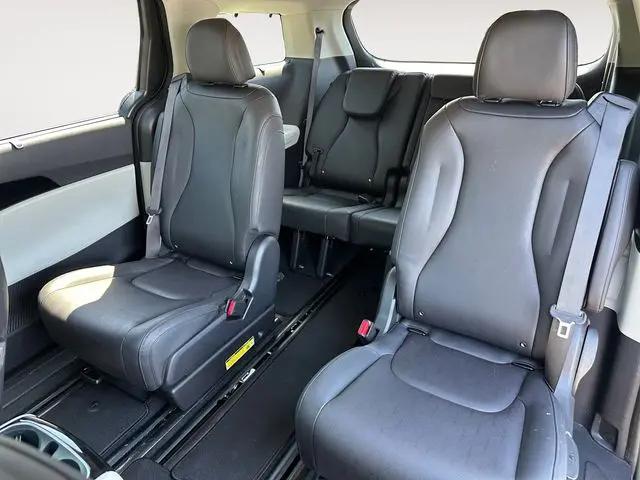 2024 Kia Carnival MPV EX