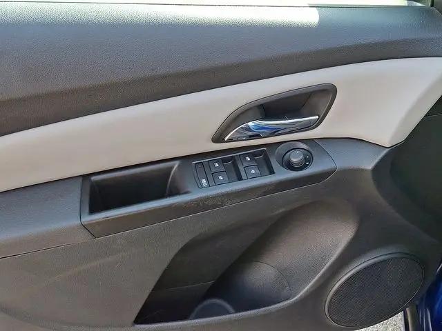 2013 Chevrolet Cruze LS Auto