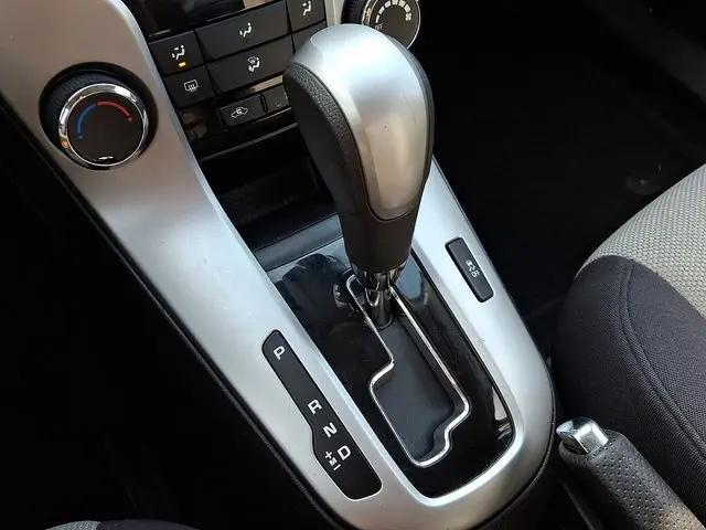 2013 Chevrolet Cruze LS Auto