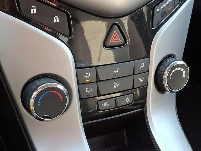2013 Chevrolet Cruze LS Auto