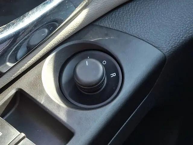 2013 Chevrolet Cruze LS Auto