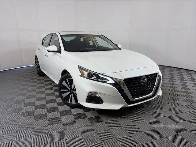 2022 Nissan Altima SV FWD for sale in Mishawaka, IN