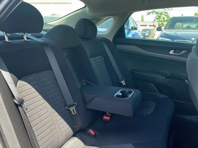 2025 Kia K5 LXS